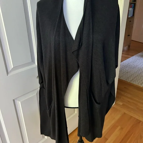 Lululemon Live Freely Wrap Charcoal Gray - Picture 3 of 6